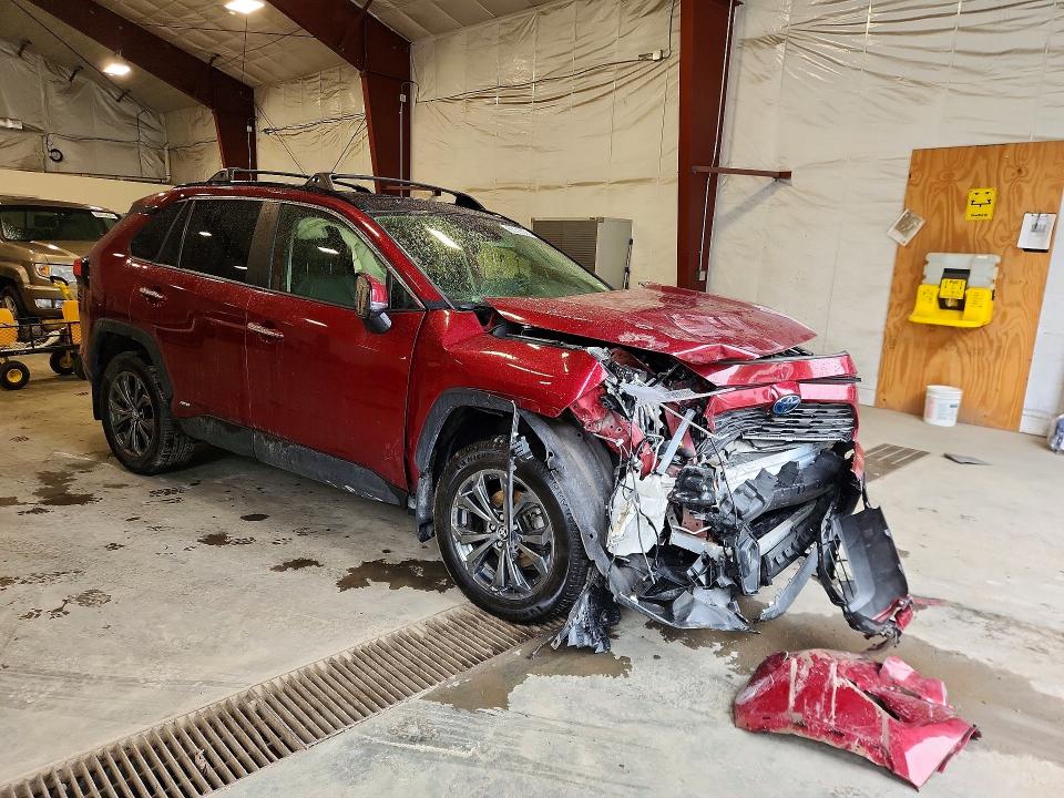 Photo 4 from auction – 2023 TOYOTA RAV4 with VIN JTMD6RFV4PD085807