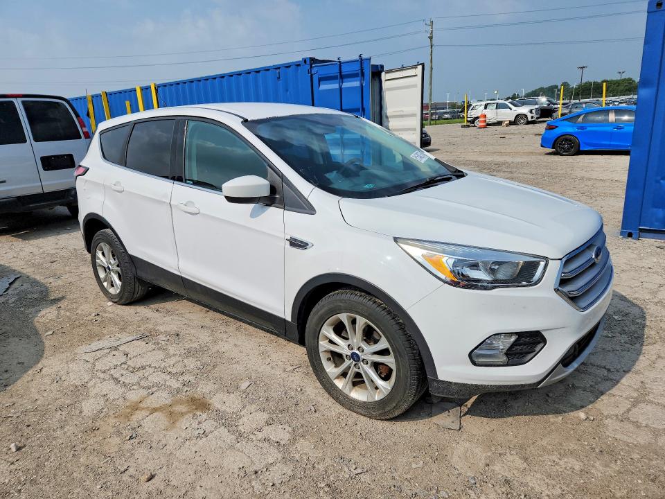 Photo 4 from auction – 2017 FORD ESCAPE with VIN 1FMCU0GD1HUE90085