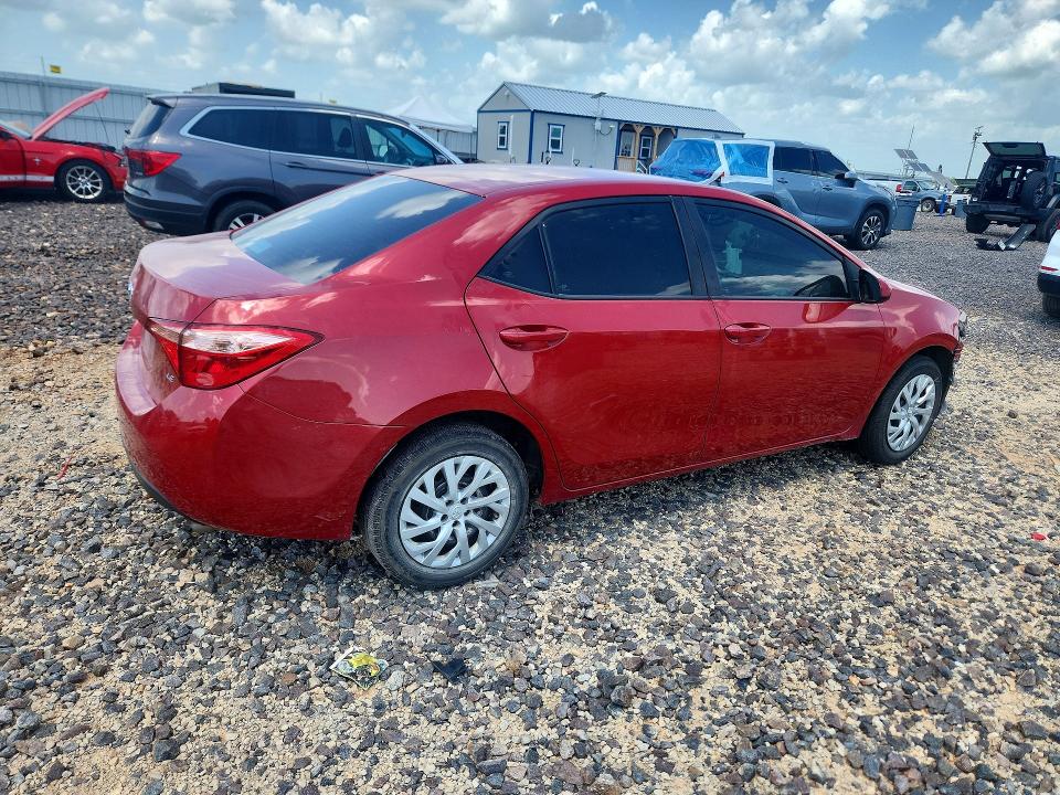 Photo 3 from auction – 2018 TOYOTA COROLLA with VIN 5YFBURHEXJP850792