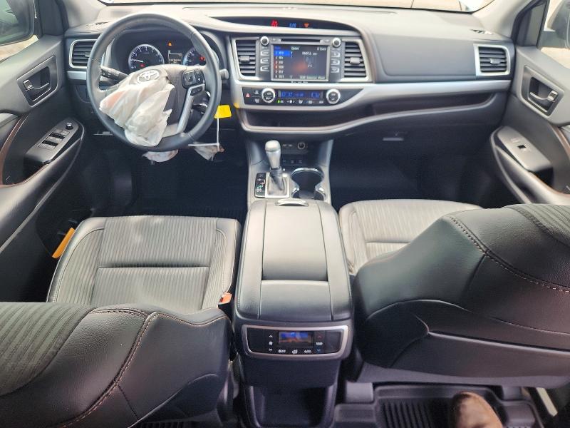 Photo 8 from auction – 2019 TOYOTA HIGHLANDER with VIN 5TDBZRFH3KS729898