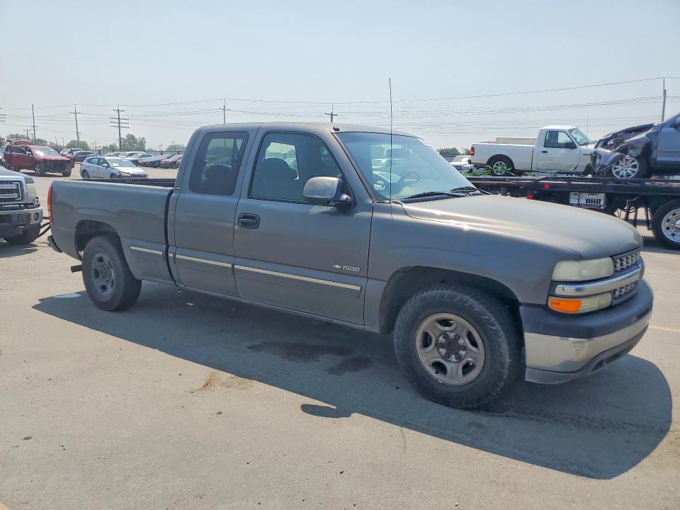Photo 4 from auction – 2002 CHEVROLET SILVERADO with VIN 2GCEC19V121233975
