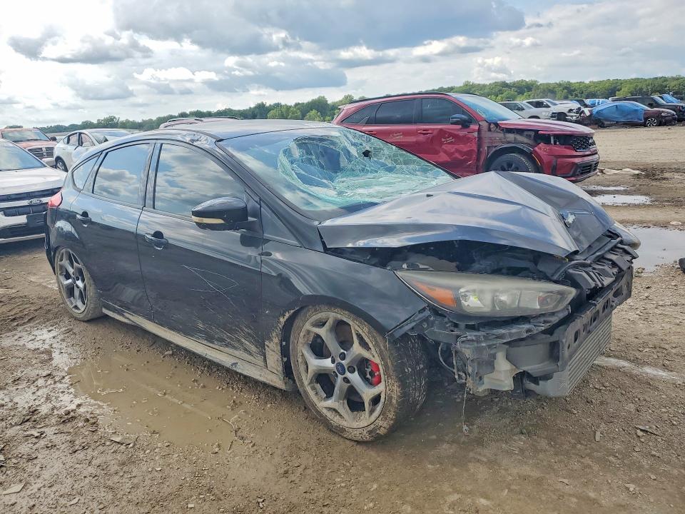 Photo 4 from auction – 2015 FORD FOCUS with VIN 1FADP3L97FL374661