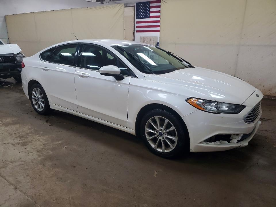 Photo 4 from auction – 2017 FORD FUSION with VIN 3FA6P0H77HR170557
