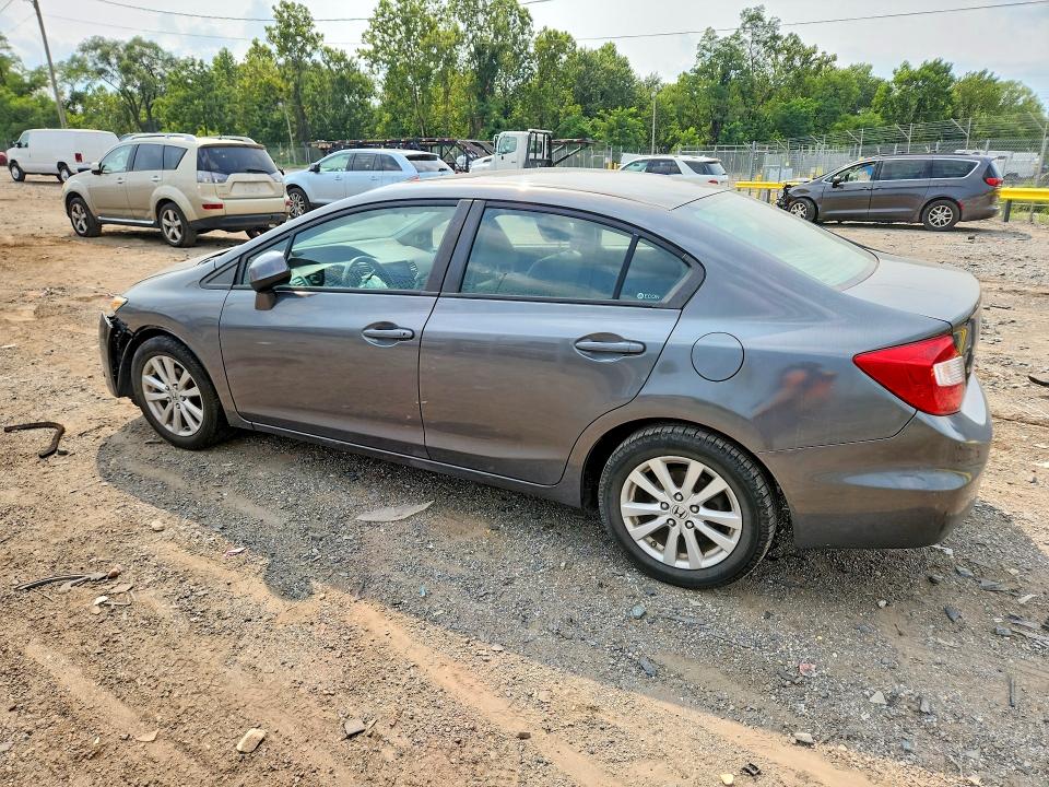 Снимка 2 от търг – 2012 HONDA CIVIC с VIN 19XFB2F84CE100157
