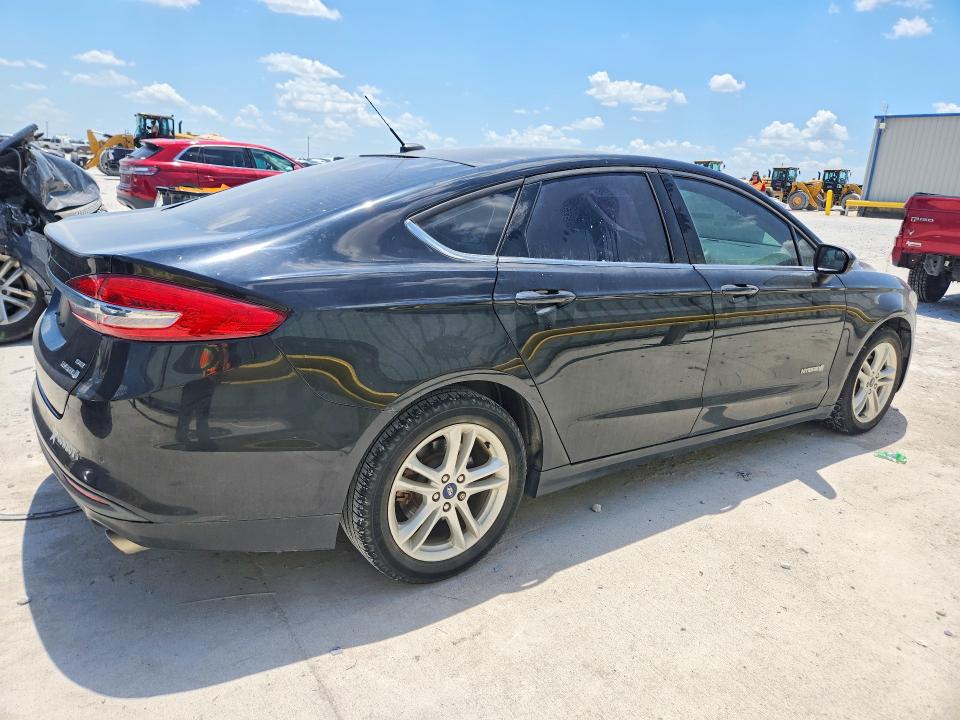 Photo 3 from auction – 2018 FORD FUSION with VIN 3FA6P0LU0JR260037