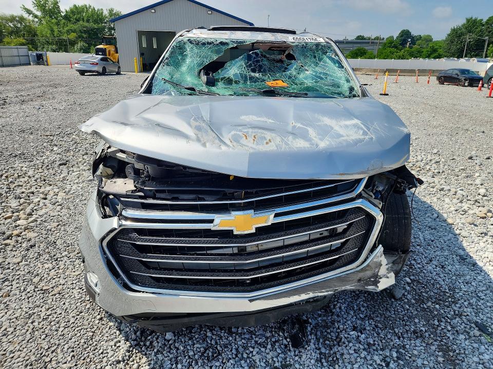 Photo 5 from auction – 2018 CHEVROLET TRAVERSE with VIN 1GNERHKW3JJ214673