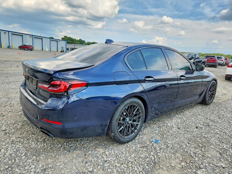 Photo 3 from auction – 2018 BMW 5 SERIES with VIN WBAJE5C58JG918580