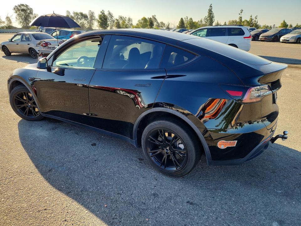 Photo 2 from auction – 2020 TESLA MODEL Y with VIN 5YJYGDEE2LF029953