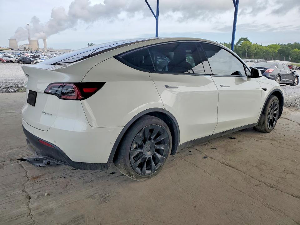Photo 3 from auction – 2022 TESLA MODEL Y with VIN 7SAYGAEE7NF337527