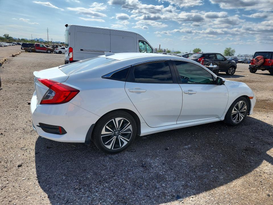 Photo 3 from auction – 2019 HONDA CIVIC with VIN 19XFC1F3XKE206865