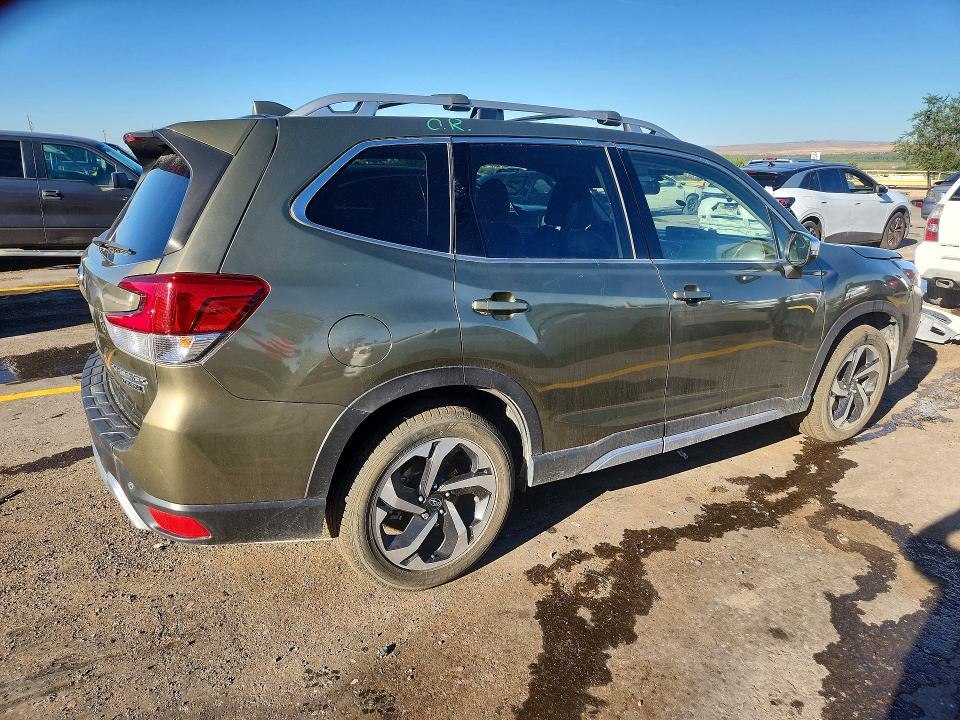 Photo 3 from auction – 2023 SUBARU FORESTER with VIN JF2SKARC2PH487656