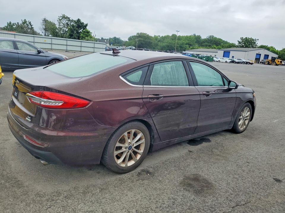 Photo 3 from auction – 2019 FORD FUSION with VIN 3FA6P0HD5KR158792