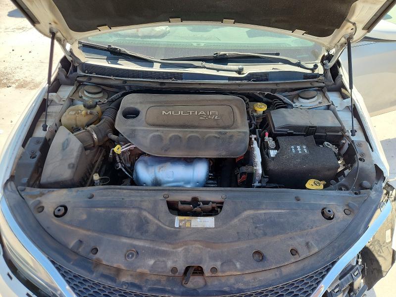 Photo 11 from auction – 2015 CHRYSLER 200 with VIN 1C3CCCAB9FN653819