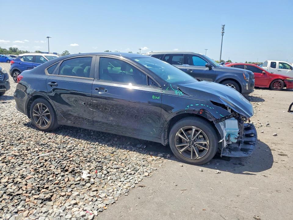 Photo 4 from auction – 2023 KIA FORTE with VIN 3KPF24AD9PE601308