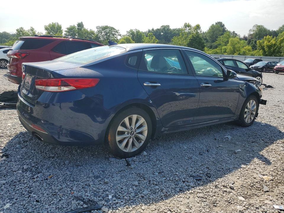 Photo 3 from auction – 2018 KIA OPTIMA with VIN 5XXGT4L39JG260447