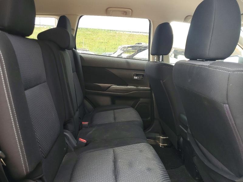 Photo 11 from auction – 2016 MITSUBISHI OUTLANDER with VIN JA4AZ3A31GZ035151