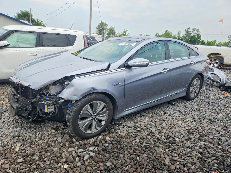 HYUNDAI SONATA HYBRID 2015 with VIN KMHEC4A47FA136341 - Photo from auction