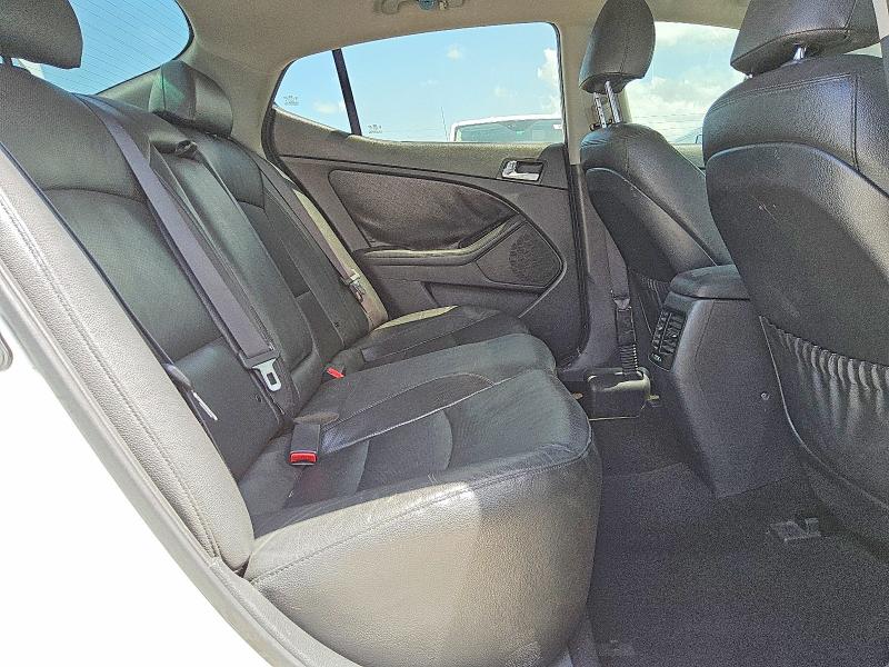 Photo 10 from auction – 2016 KIA OPTIMA with VIN KNAGN4AD3G5094135
