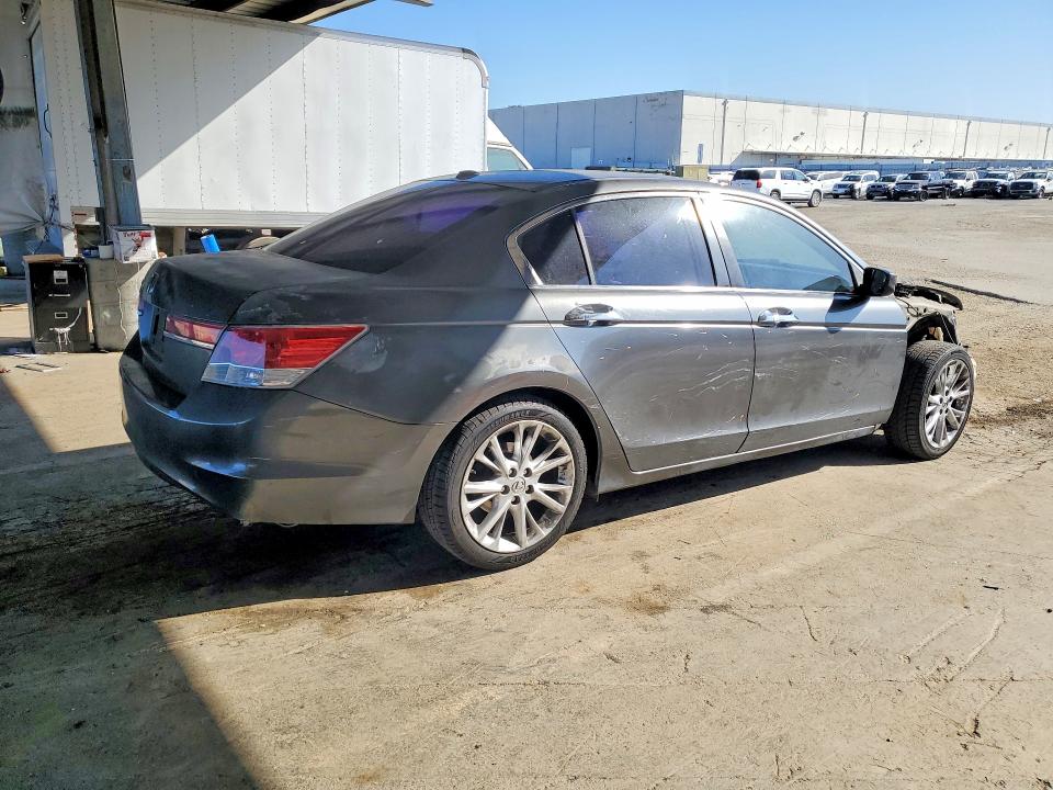 Photo 3 from auction – 2011 HONDA ACCORD with VIN 1HGCP3F8XBA001839