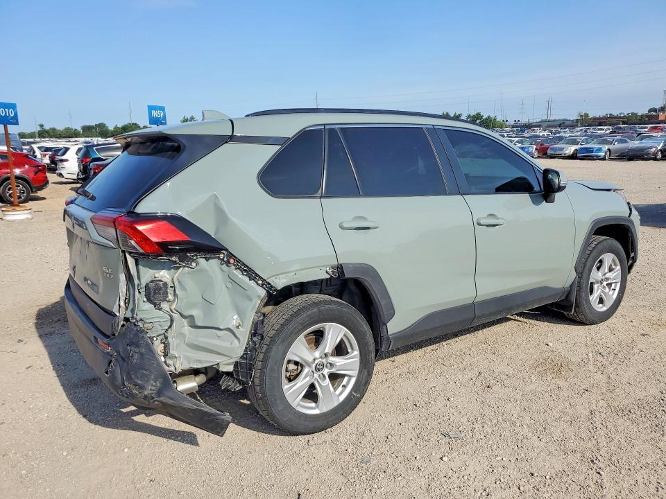 Photo 3 from auction – 2021 TOYOTA RAV4 with VIN 2T3P1RFV7MW214097