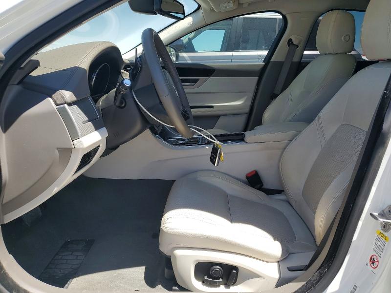 Фото 7 с аукциона – 2017 JAGUAR XF с VIN SAJBE4BV5HCY30396
