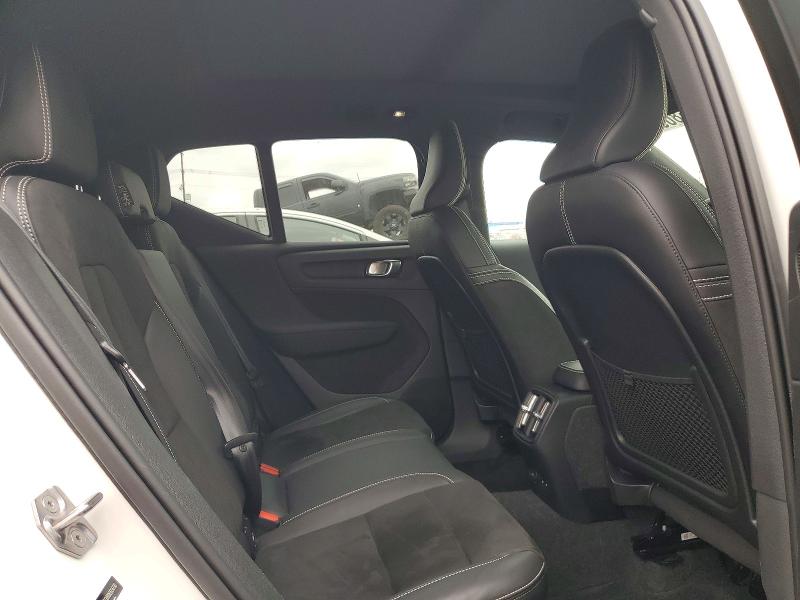 Photo 11 from auction – 2022 VOLVO XC40 with VIN YV4ED3UR0N2654736