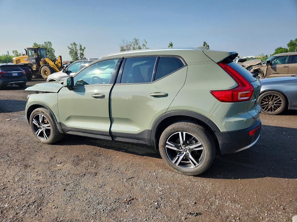Photo 2 from auction – 2023 VOLVO XC40 with VIN YV4L12UV7P2022942