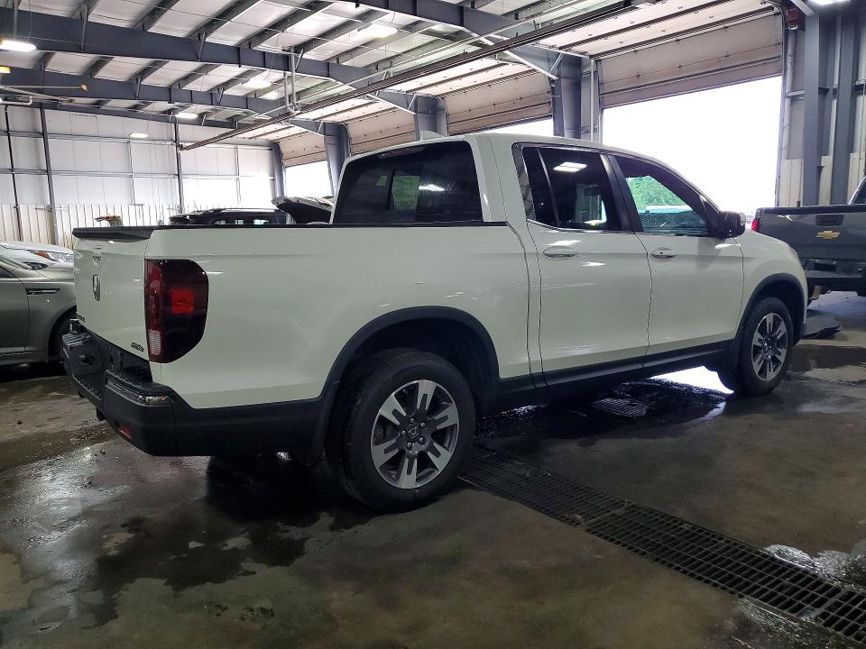 Photo 3 from auction – 2019 HONDA RIDGELINE with VIN 5FPYK3F58KB013947