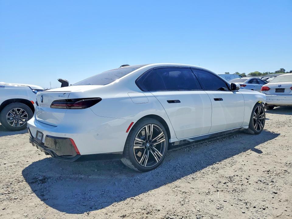 Photo 3 from auction – 2023 BMW 740 with VIN WBA23EH07PCL76962