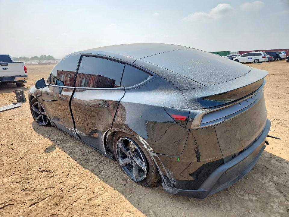 Photo 2 from auction – 2026 TESLA MODEL Y with VIN 7SAYGDEE1TF537883