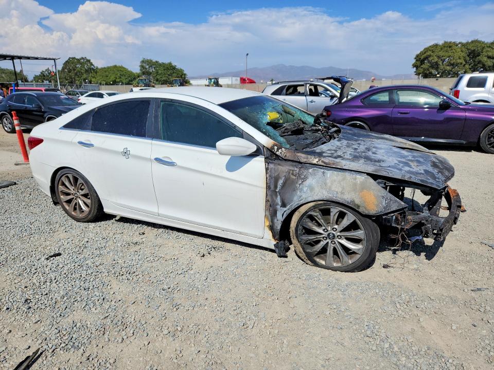 Photo 4 from auction – 2012 HYUNDAI SONATA with VIN 5NPEC4AB0CH428873