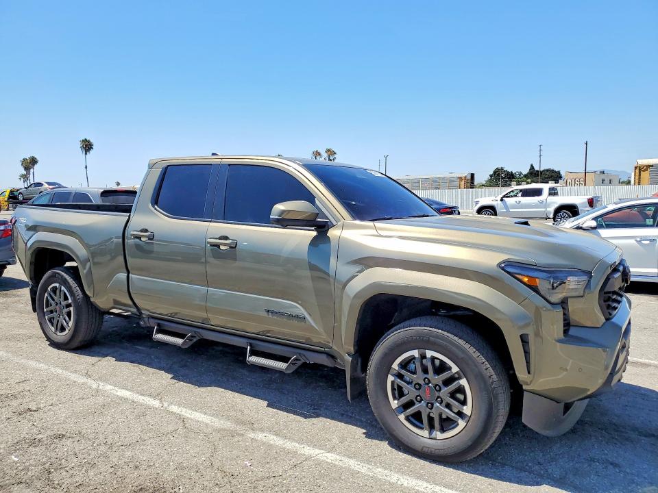 Photo 4 from auction – 2026 TOYOTA TACOMA with VIN 3TMLB5JN7TM210840