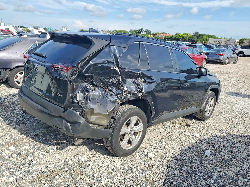 Photo 3 from auction – 2021 TOYOTA RAV4 with VIN 2T3W1RFV1MW161683