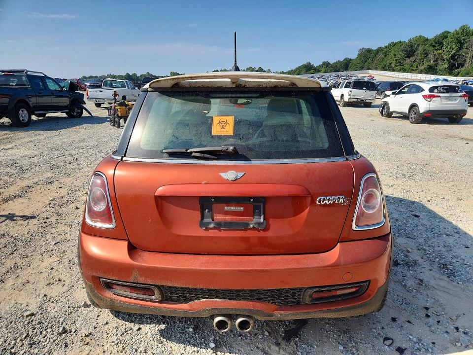 Photo 6 from auction – 2011 MINI COOPER with VIN WMWSV3C52BTY12031