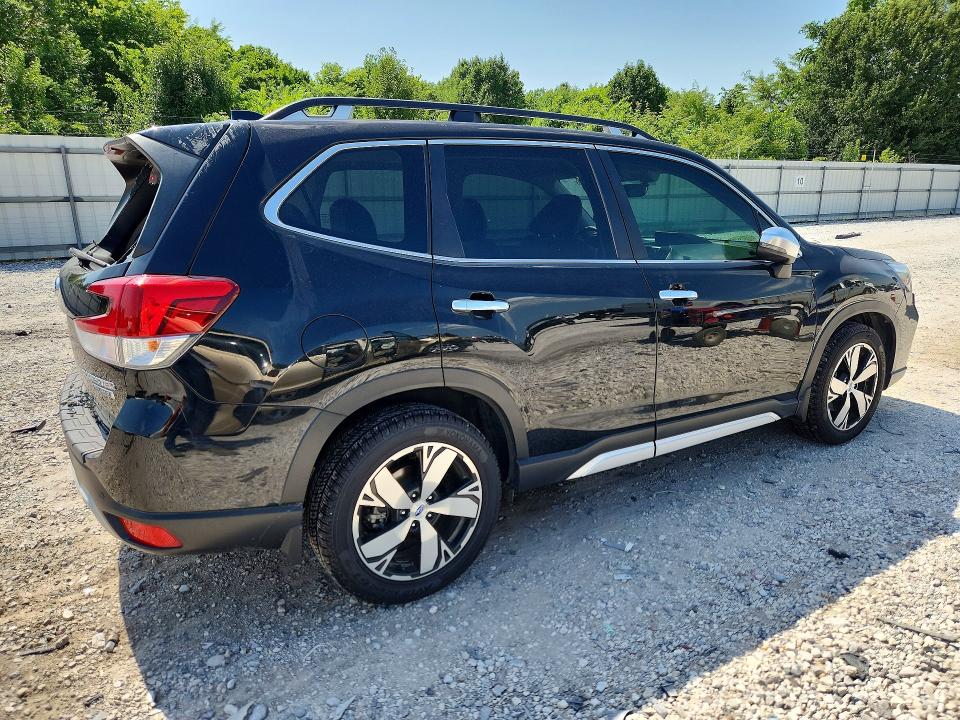 Photo 3 from auction – 2019 SUBARU FORESTER with VIN JF2SKAWC0KH408997