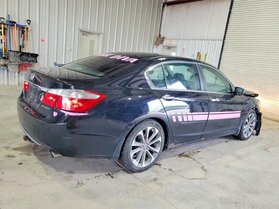 Photo 3 from auction – 2015 HONDA ACCORD with VIN 1HGCR2F52FA212937