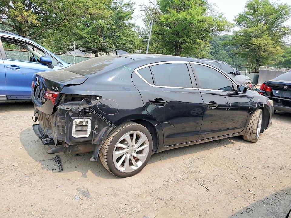 Photo 3 from auction – 2017 ACURA ILX with VIN 19UDE2F36HA013214