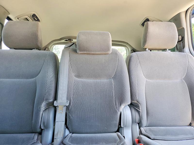 Photo 10 from auction – 2004 TOYOTA SIENNA with VIN 5TDZA23C74S188895