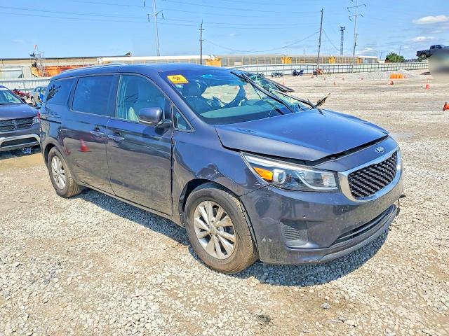 Photo 4 from auction – 2017 KIA SEDONA with VIN KNDMB5C18H6316025