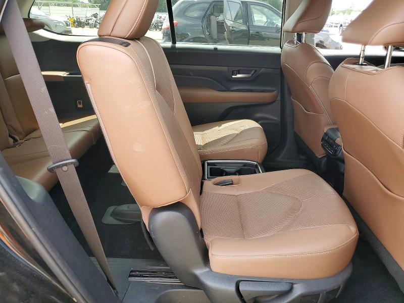 Снимка 11 от търг – 2024 TOYOTA GRAND HIGHLANDER с VIN 5TDAAAB59RS048851