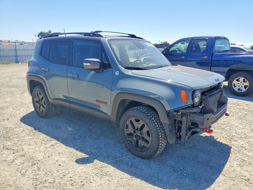 Photo 4 from auction – 2018 JEEP RENEGADE with VIN ZACCJBCB7JPJ04626