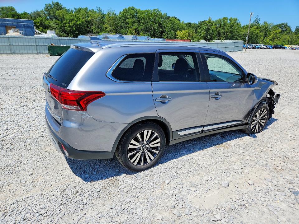 Photo 3 from auction – 2019 MITSUBISHI OUTLANDER with VIN JA4AZ3A35KZ038871
