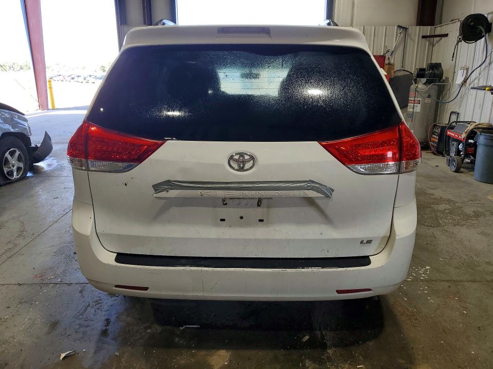 Photo 6 from auction – 2014 TOYOTA SIENNA with VIN 5TDKK3DC6ES489842