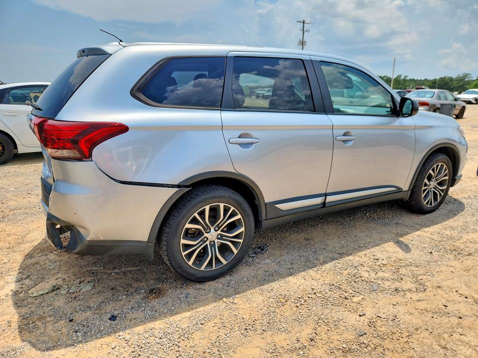 Photo 3 from auction – 2016 MITSUBISHI OUTLANDER with VIN JA4AZ3A38GZ035714