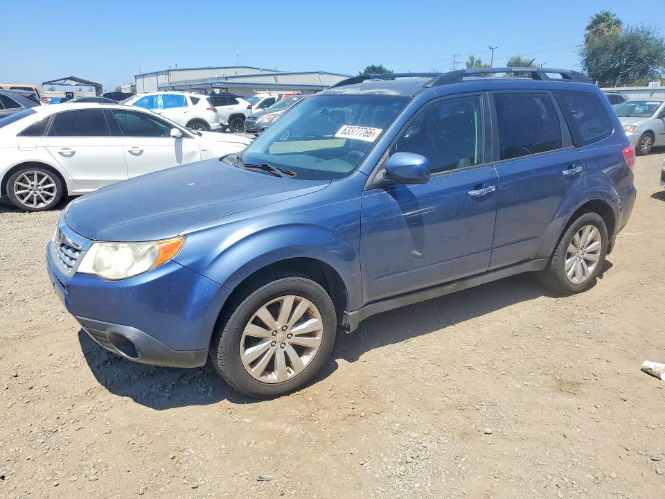 SUBARU FORESTER 2011 with VIN JF2SHADC2BH735838 - Photo from auction