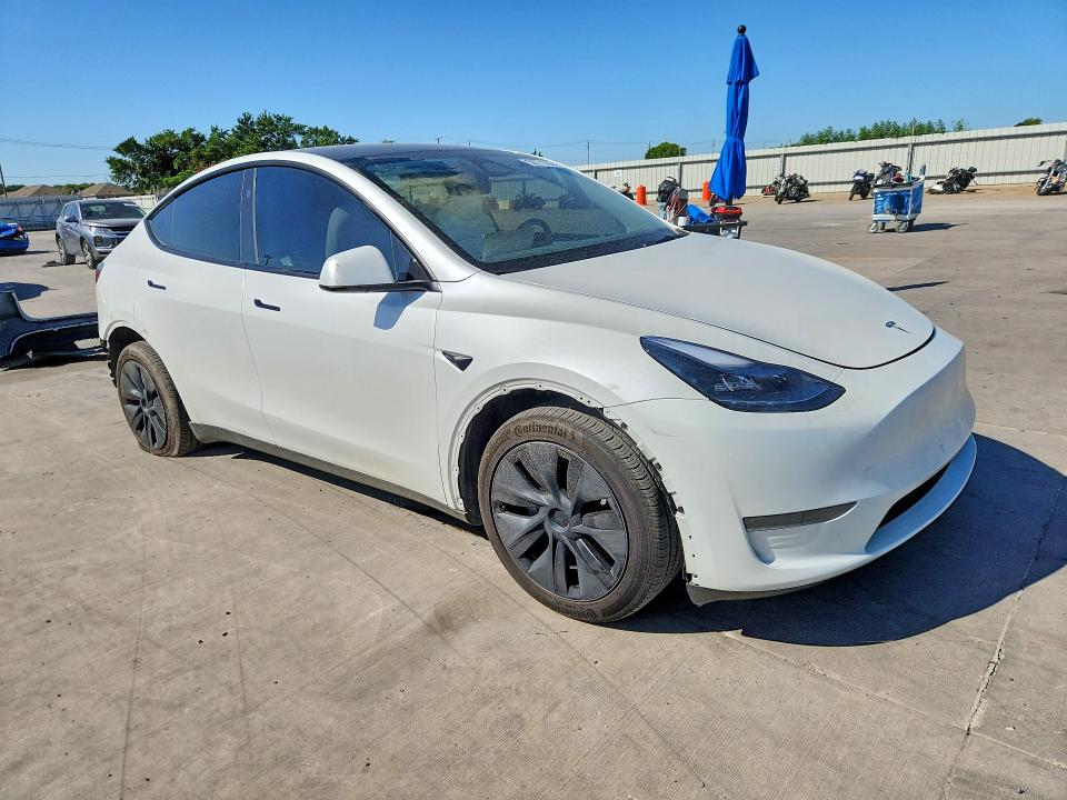 Zdjęcie 4 z aukcji – 2024 TESLA MODEL Y z VIN 7SAYGDED8RF116954