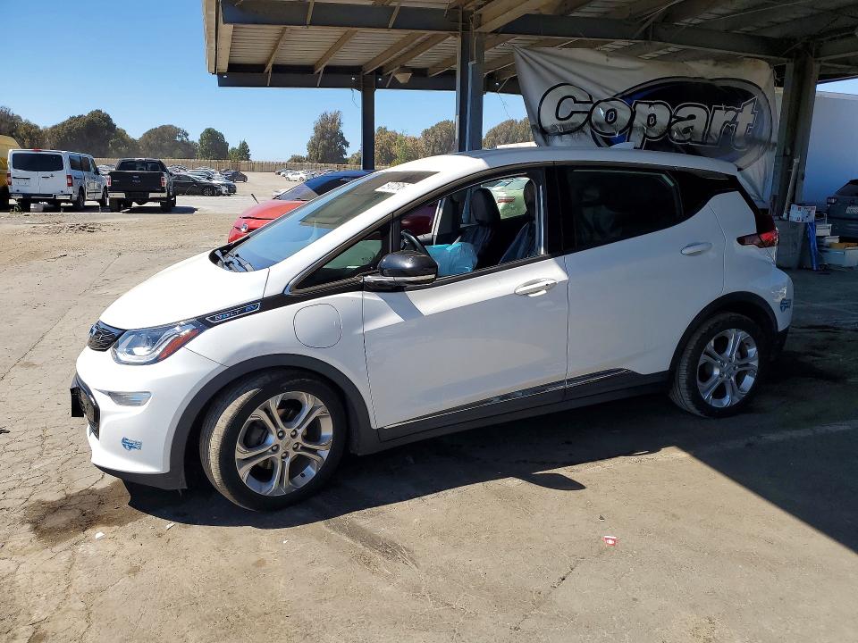 CHEVROLET BOLT EV 2021 with VIN 1G1FY6S03M4105805 - Photo from auction