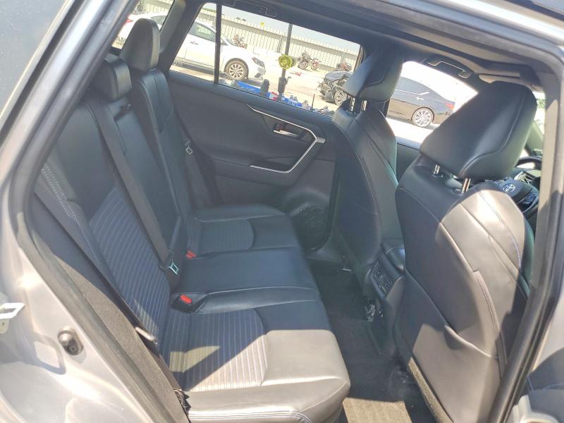 Photo 11 from auction – 2019 TOYOTA RAV4 with VIN JTMEWRFV3KD520538