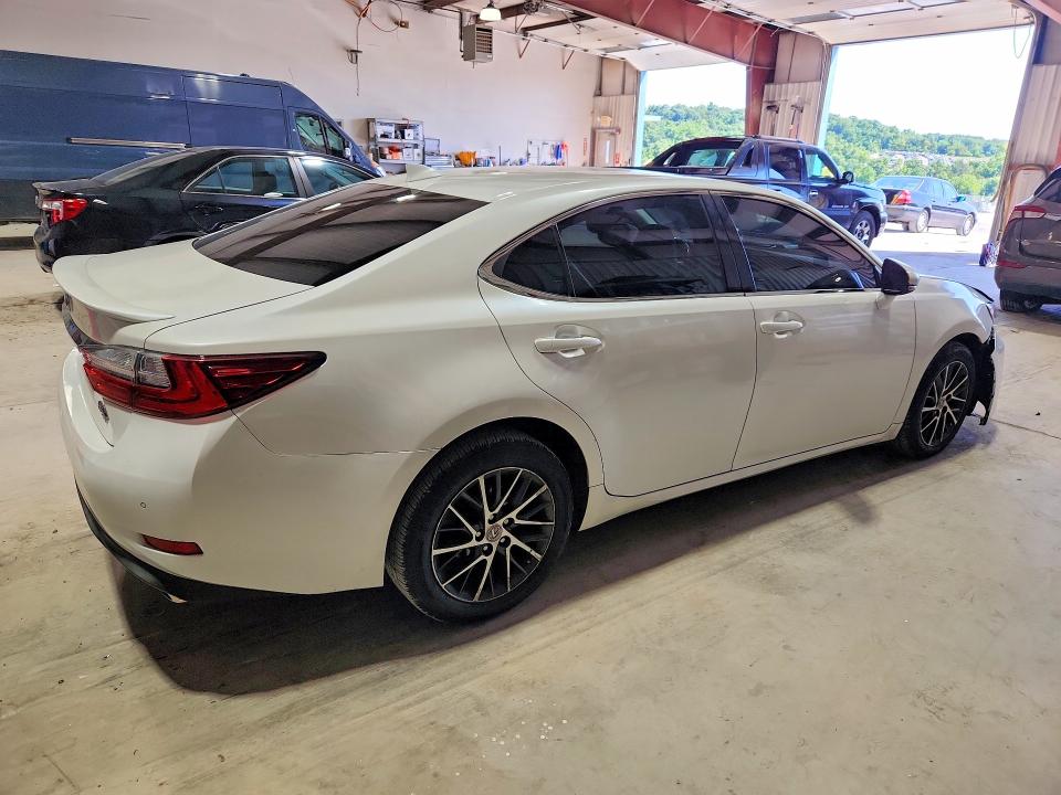Photo 3 from auction – 2017 LEXUS ES with VIN JTHBK1GG3H2250584
