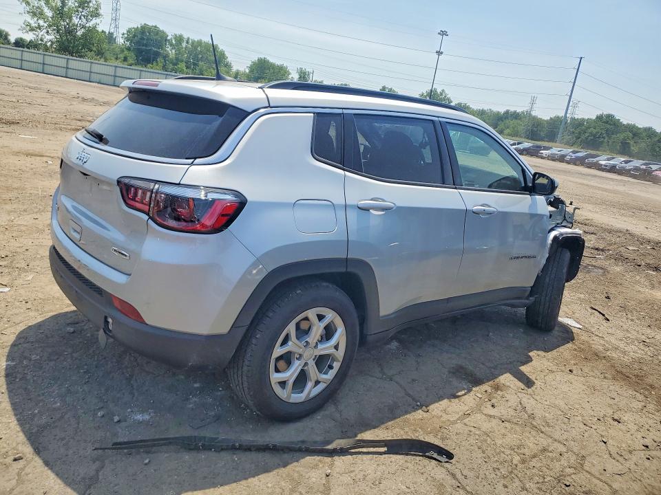 Photo 3 from auction – 2024 JEEP COMPASS with VIN 3C4NJDBN8RT136797